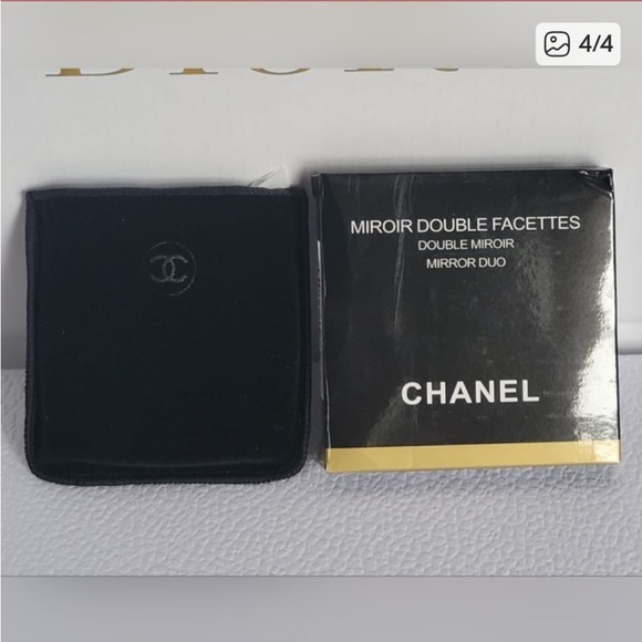 CHANEL Compact Mirror in Black and Gold - Picture 3 of 5
